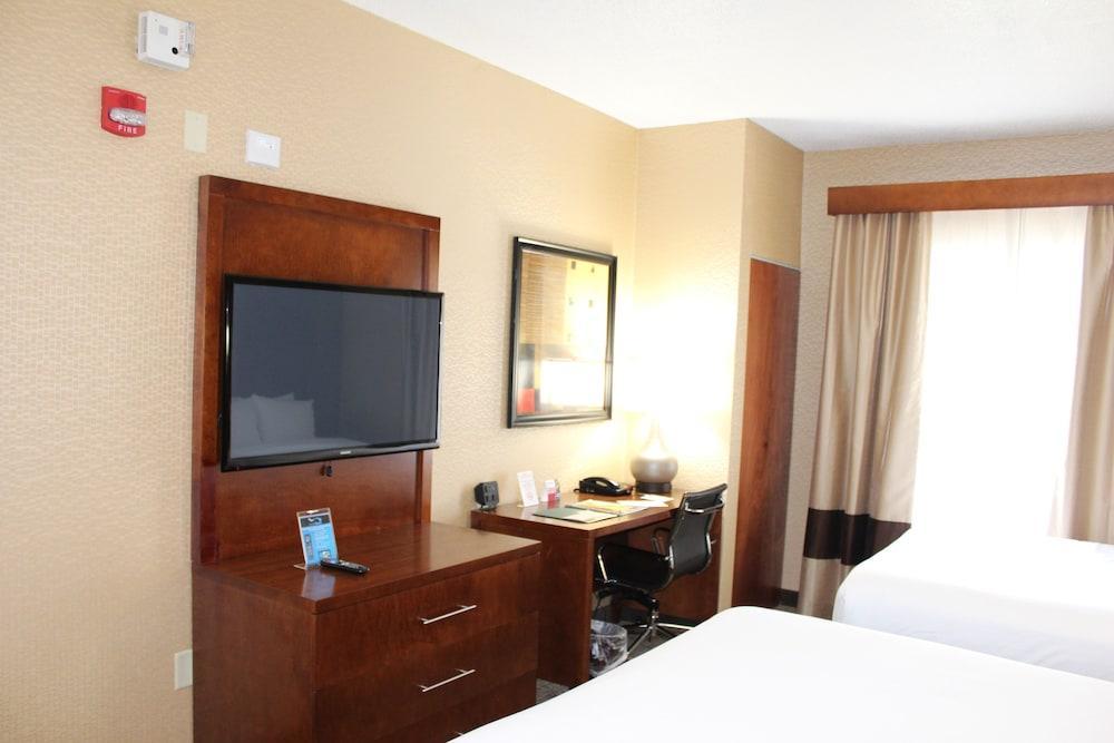 Quality Suites Nyc Gateway North Bergen Eksteriør bilde