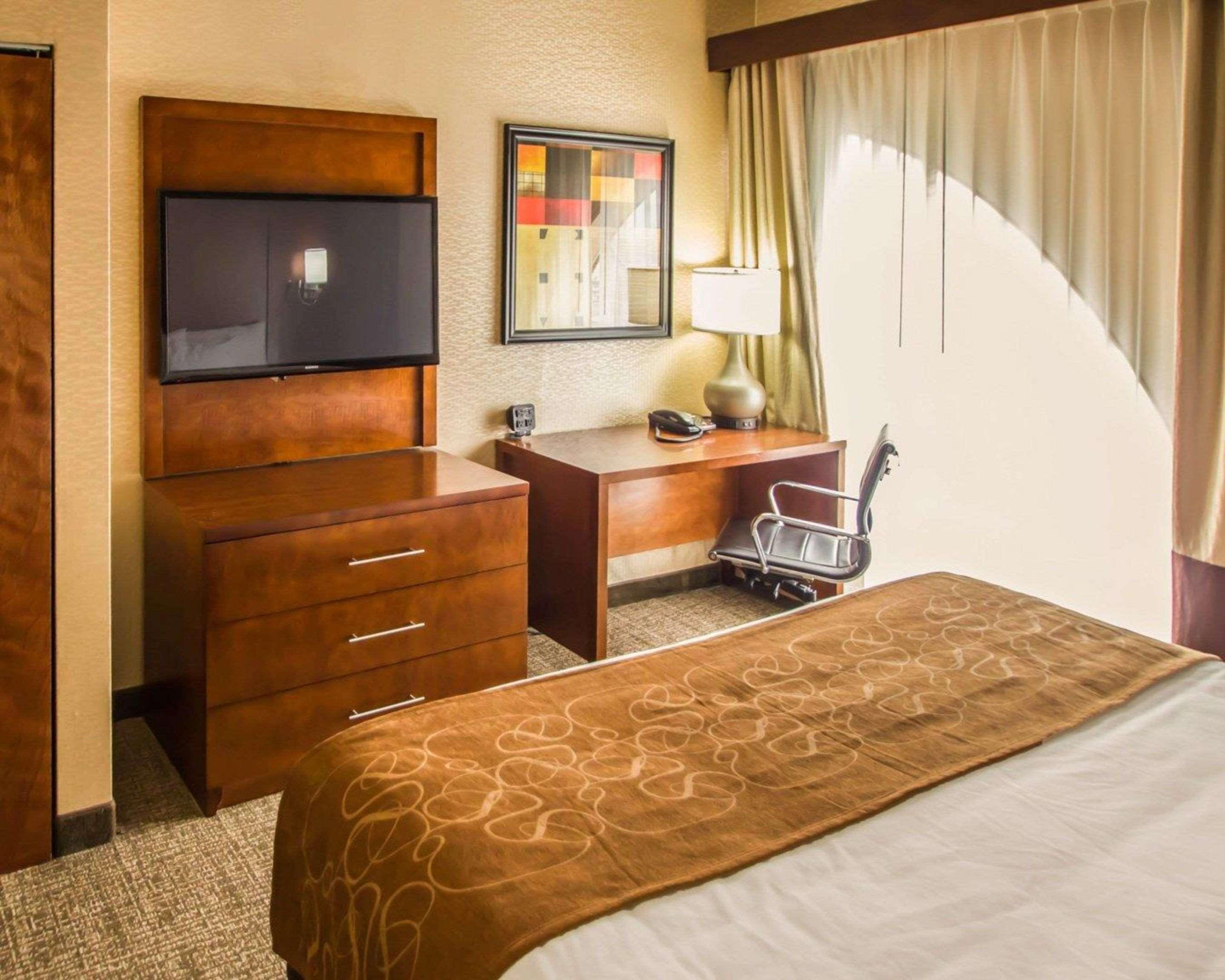 Quality Suites Nyc Gateway North Bergen Eksteriør bilde