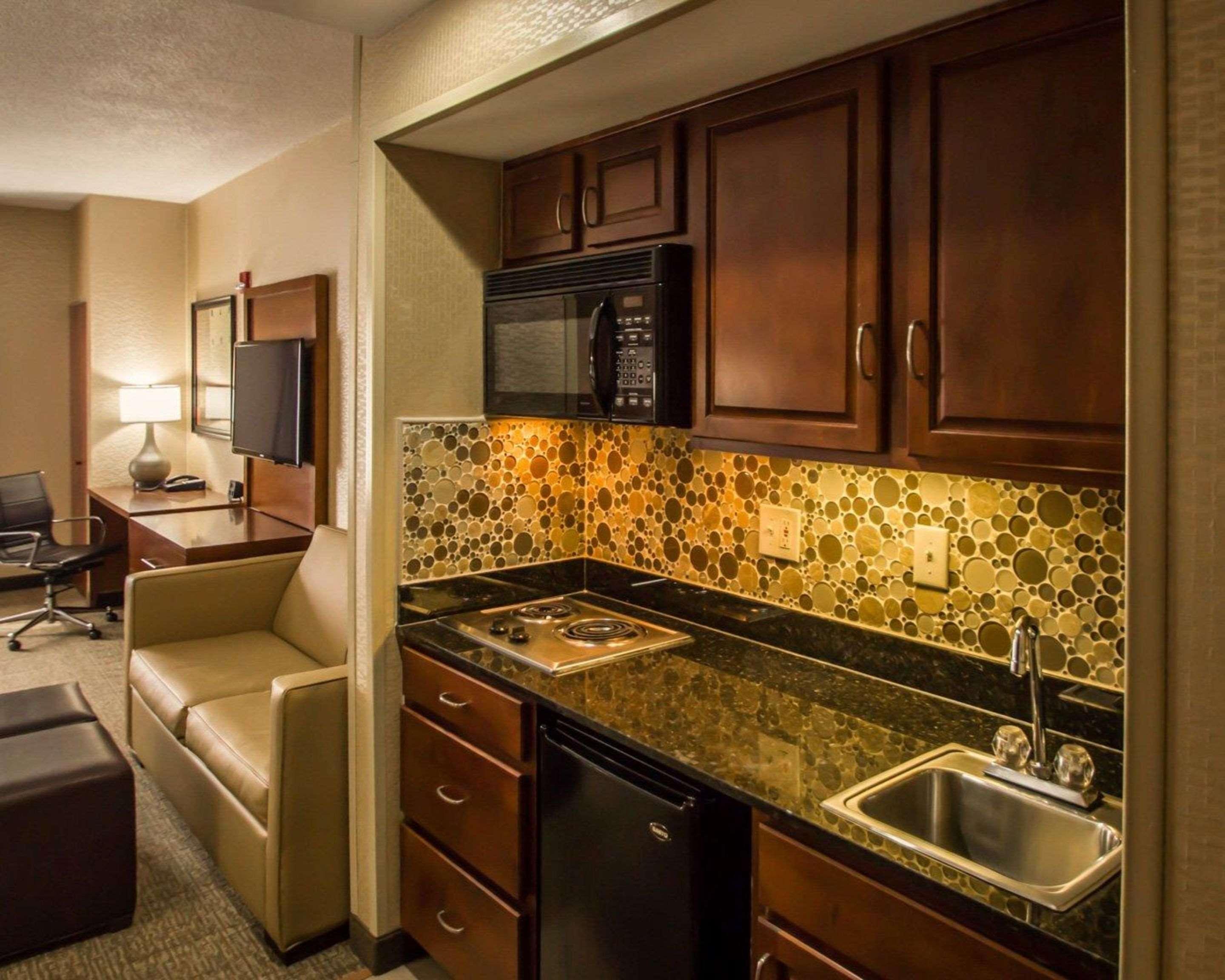 Quality Suites Nyc Gateway North Bergen Eksteriør bilde
