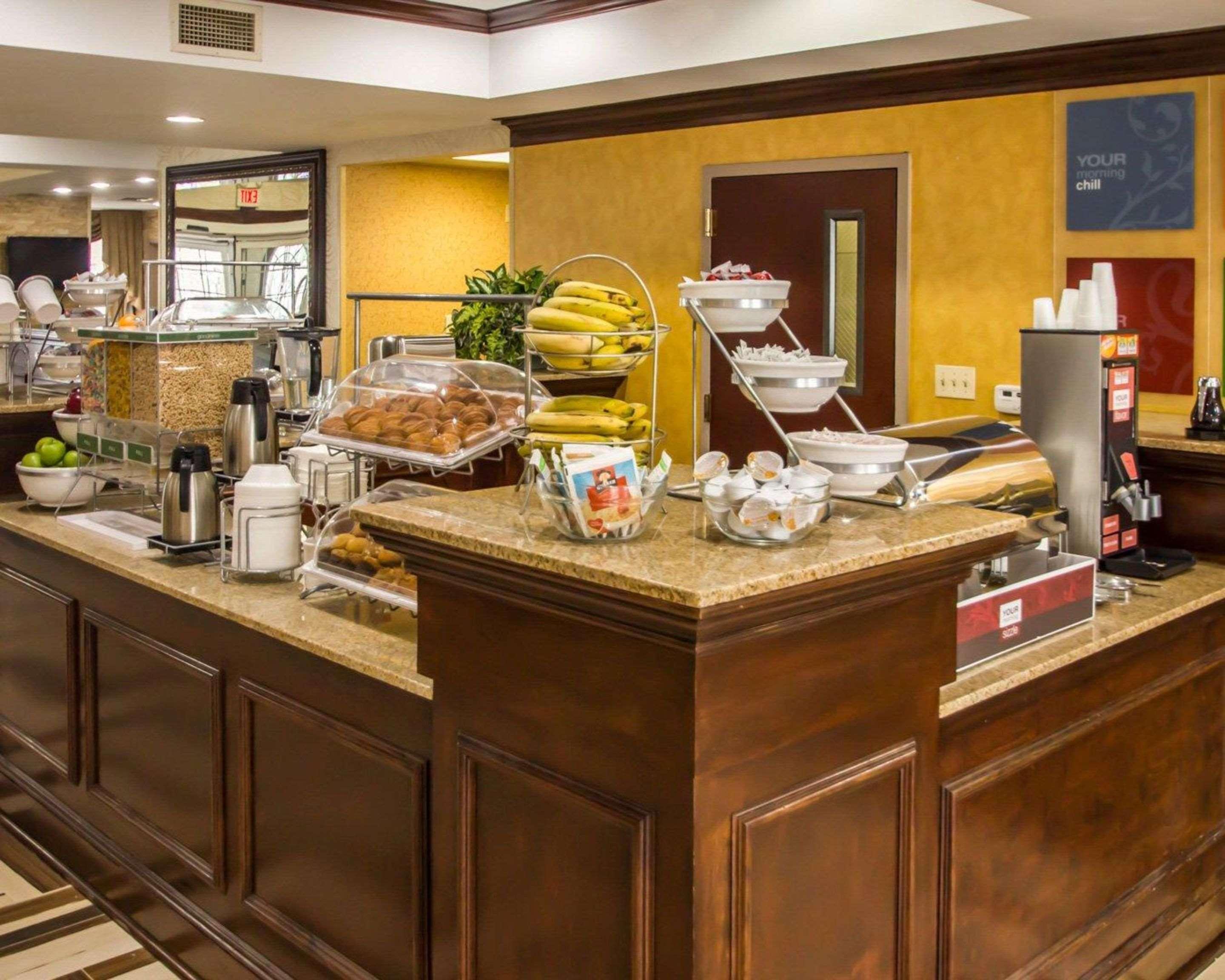 Quality Suites Nyc Gateway North Bergen Eksteriør bilde