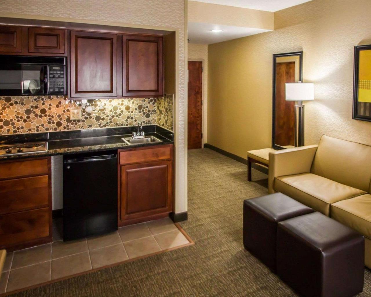 Quality Suites Nyc Gateway North Bergen Eksteriør bilde