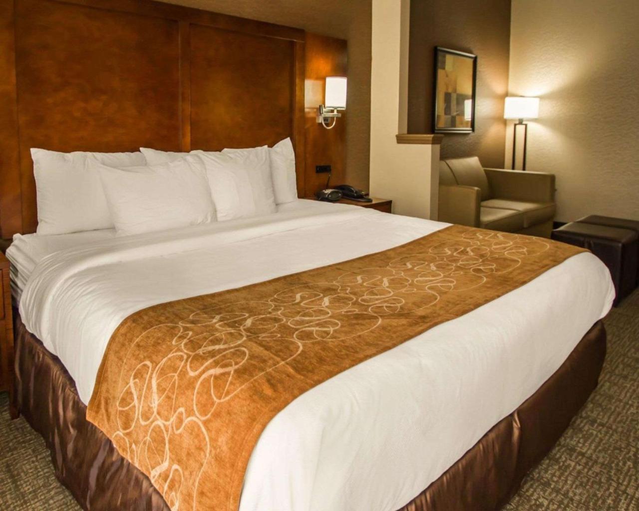 Quality Suites Nyc Gateway North Bergen Eksteriør bilde