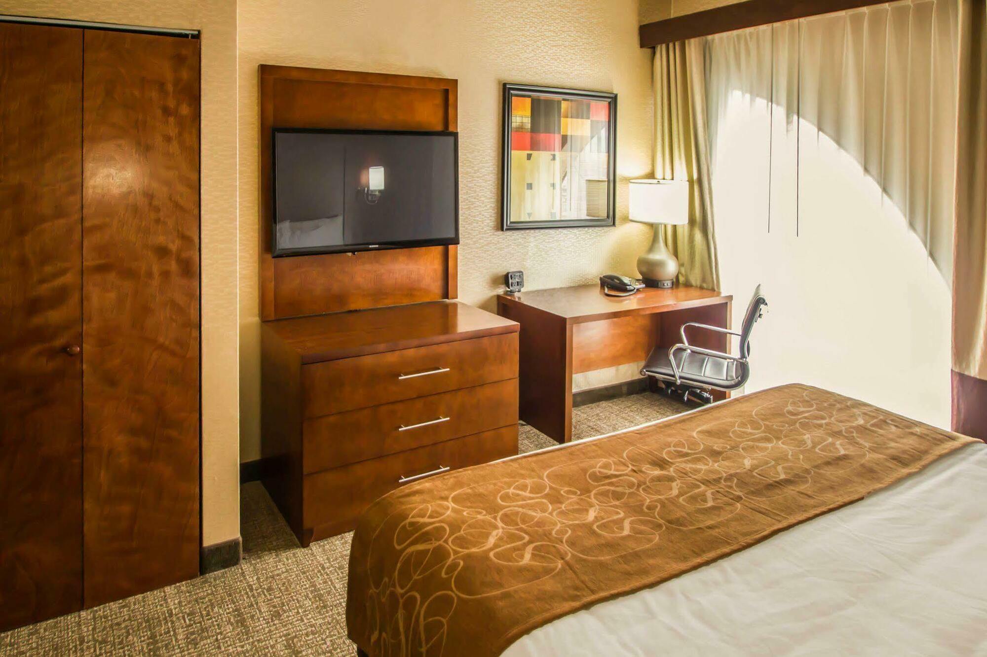Quality Suites Nyc Gateway North Bergen Eksteriør bilde